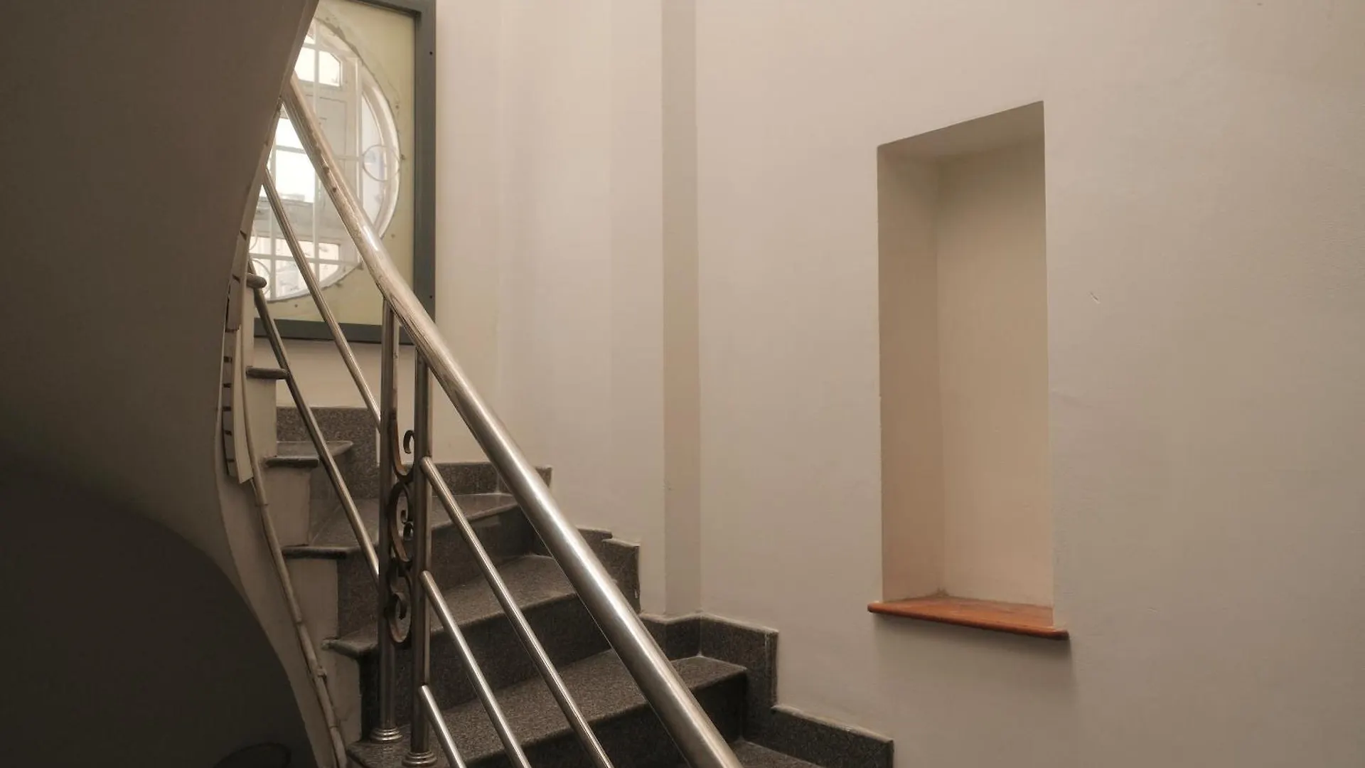 Sakura Hostel Saigon Ho Chi Minh City 2*,  Vietnam